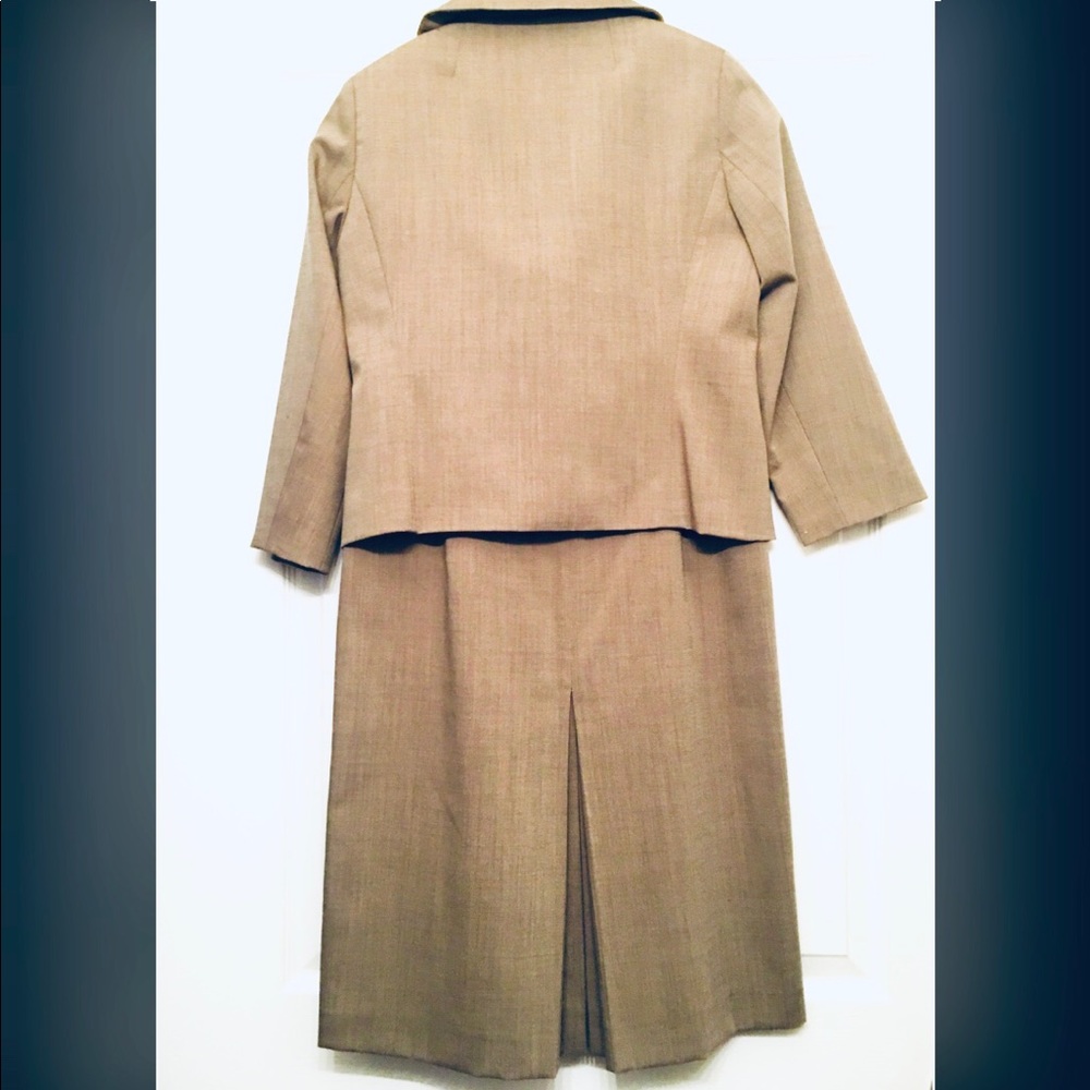 Stylish Banana Republic Skirt / Blazer Suit Size 2 ❤️ - Picture 4 of 9